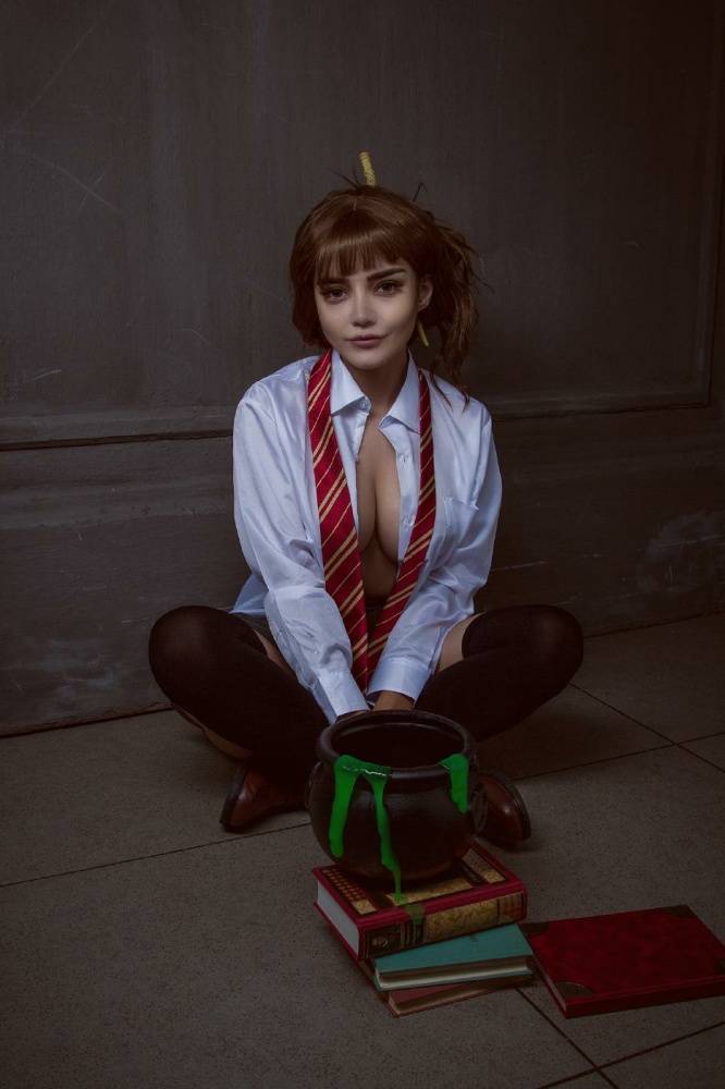 Kalinka Fox Hermione Harry Potter Cosplay Set Leaked - #13