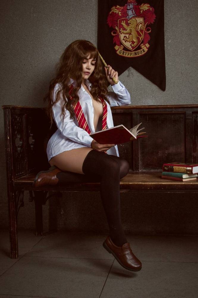Kalinka Fox Hermione Harry Potter Cosplay Set Leaked - #12