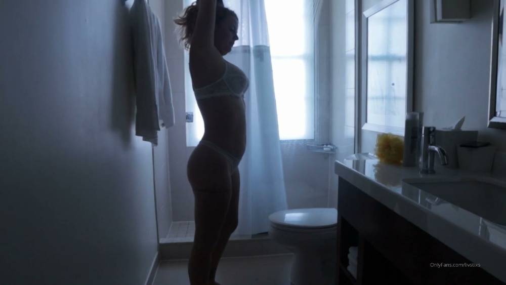 Livstixs Nude Lingerie Strip Shower Onlyfans photo Leaked - #14