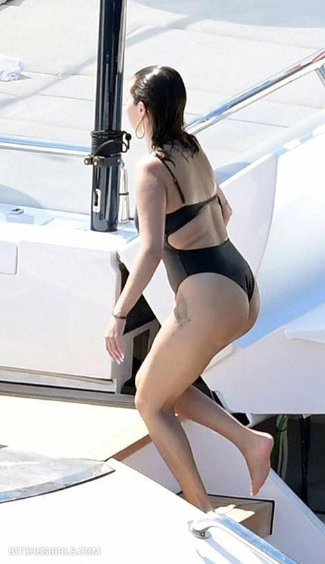 Selena Gomez Celeb Nudes - selenagomez Leaked Boobs Photos - #12