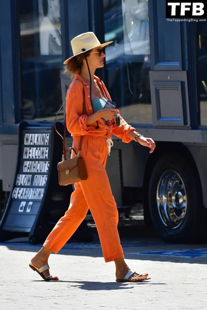 Alessandra Ambrosio Takes Her Daughter Out for Lunch in Malibu - #56