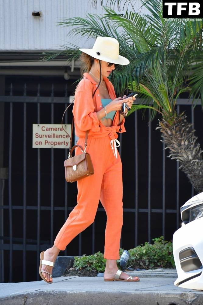 Alessandra Ambrosio Takes Her Daughter Out for Lunch in Malibu - #15